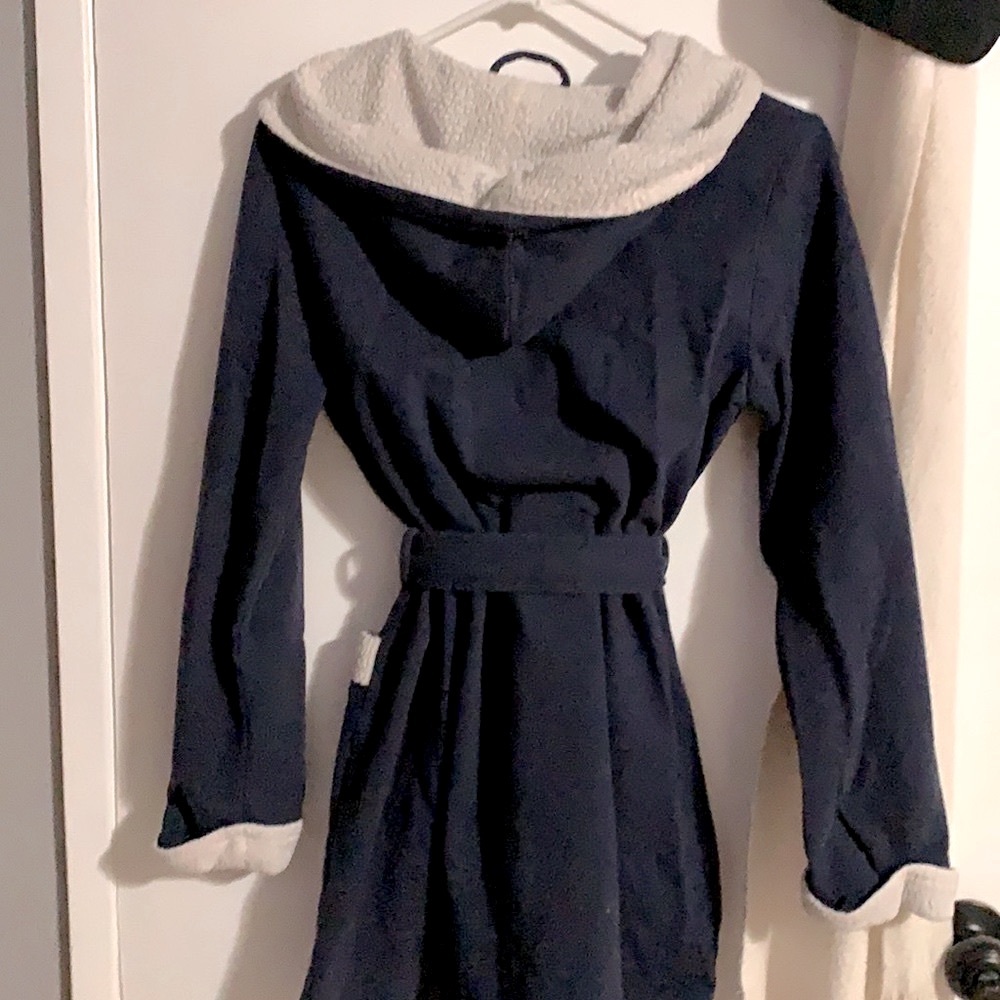 Flannel robe - Picture 2 of 2